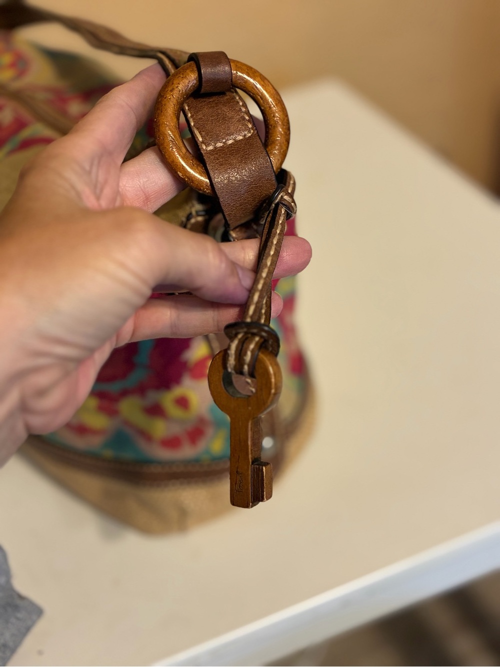Vintage Fossil Boho Canvas Leather Shoulder Bag Floral Wood Key Charm Purse Y2K - Picture 7 of 16